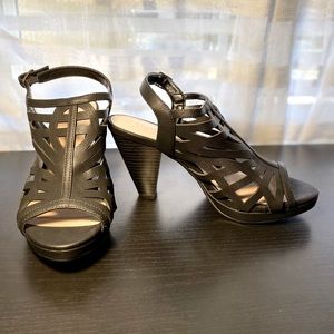 BRAND NEW: Black heals
